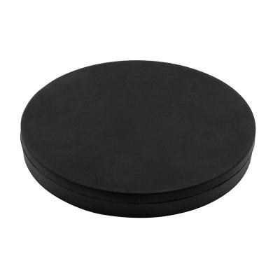 Gummibelagt neodymium magnet Ø66x8,5 mm med indvendigt M6 gevind og 18,0 kg holdekraft